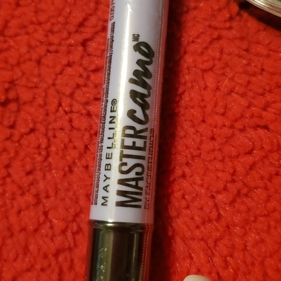 Maybelline Makeup - Picture 3 of 16